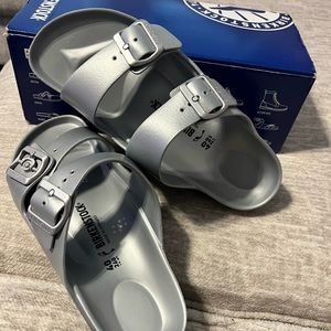 New In Box Birkenstock Arizona EVA Sandal Size 40/Size 9